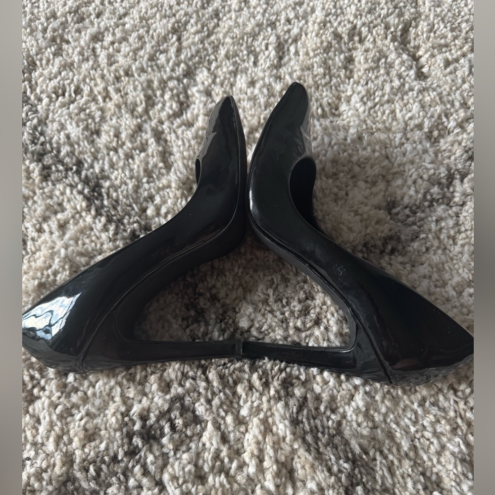Jessica Simpson, Nolita; patent leather black heels; 8.5B